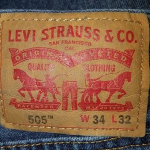 Levi's mens Jean's size 34/32
